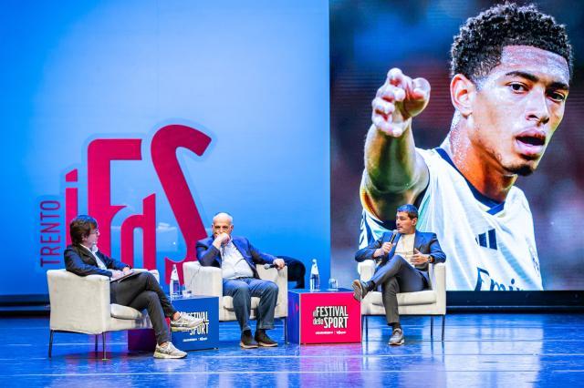 KY开云官网-【论道】卡西利亚斯&amp;特瓦斯：西班牙足球的成功法则